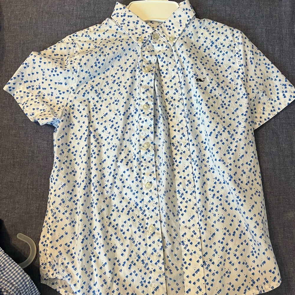Vineyard Vines short sleeve button up size 7